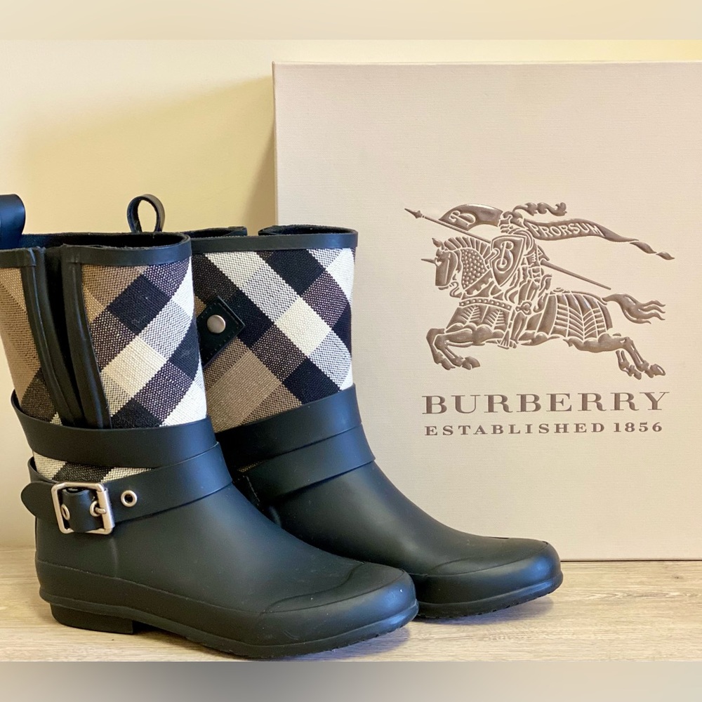 Burberry Rain Boots. Used once. In great condition. Size EU 35